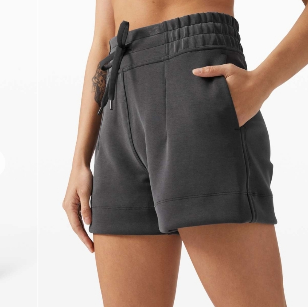 Lululemon Soft Ambitions High-Rise Short 4"